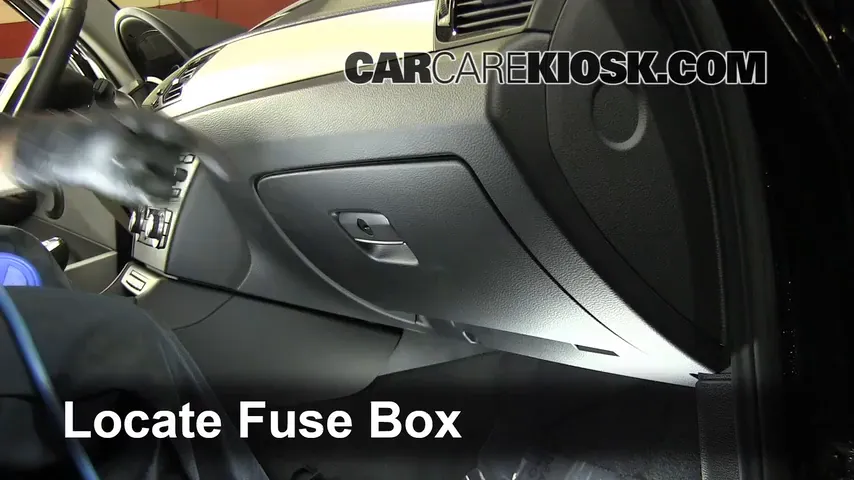 2014 BMW X1 xDrive28i 2.0L 4 Cyl. Turbo Fuse (Interior)